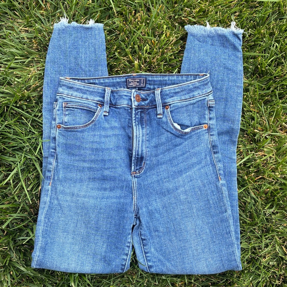 Abercrombie & Fitch | Womens size 27 / 4r Jeans